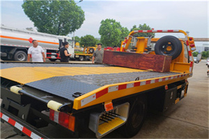 喀喇沁旗附近拖车电话号码服务