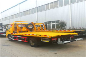 喀喇沁旗附近拖车救援搭电